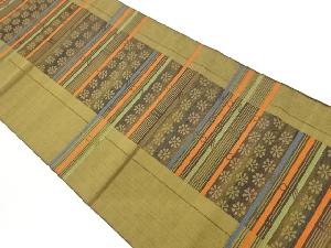 変わり横段に花々模様織出し名古屋帯